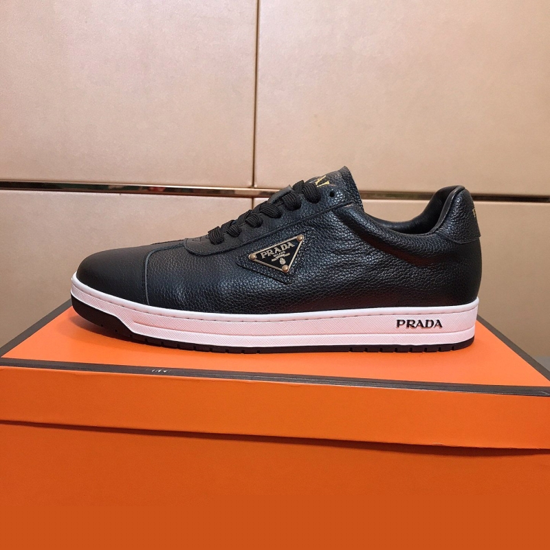 Pra*a casual shoes